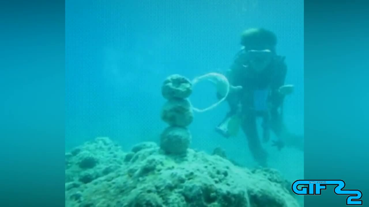 underwater-hadouken-video-clip-by-gif-with-sound-2