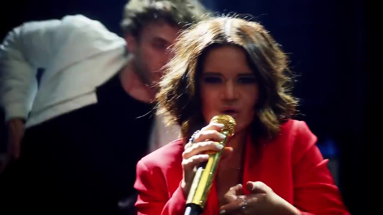 The Middle - Zedd & Maren Morris - Pull Me Close | Perfect Meme Video Clip