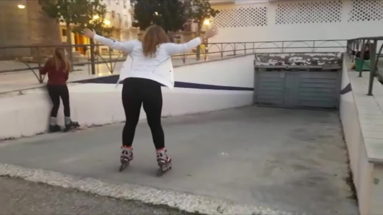 ROEX Girls rollerblade into garage door Perfect Meme Video Clip